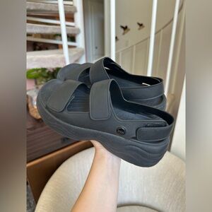 Crocs Skyline Platform Sandals Women’s 8